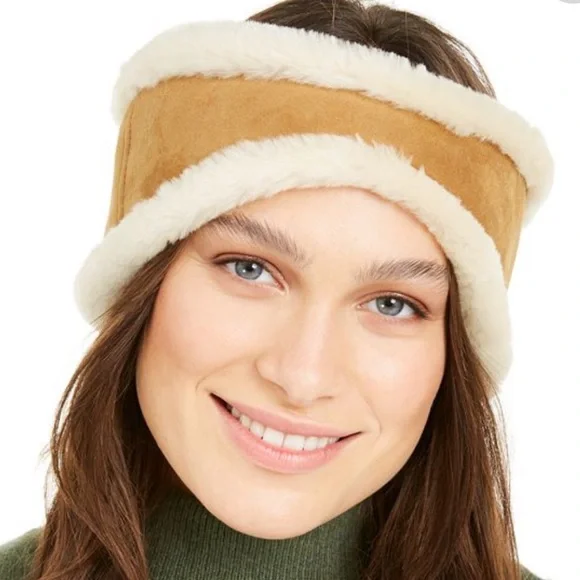 UGG Reversible headband?? hestnutn L/XL New /no tags $105 NWT UGG L/XL Headband Sheepskin Reversible Chestnut  main image 3